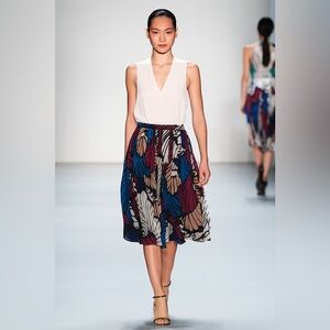 Lie Sang Bong Designer Silk Pleated Skirt Size 38 Multicolor